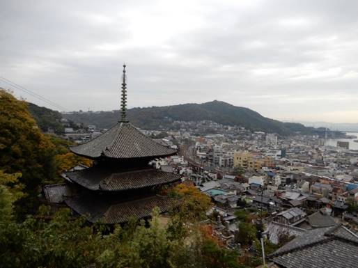 �R�̒�

�����I�ɐ������ꂽ����