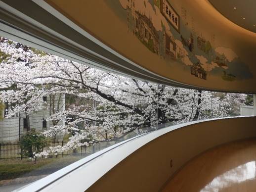 ���H, ���, �� ���܂܂�Ă���摜

�����I�ɐ������ꂽ����