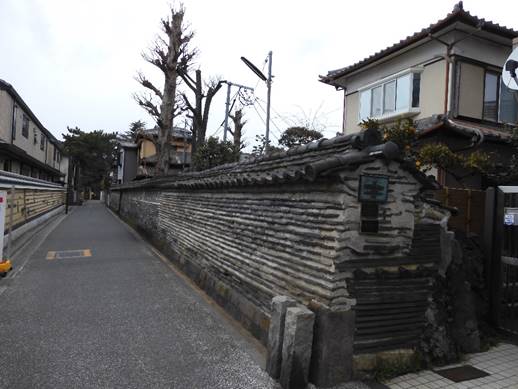 �Ƃ̑O�̓��H

�����I�ɐ������ꂽ����