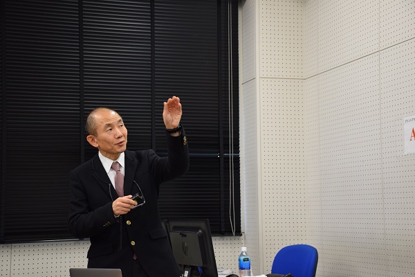 鷲尾先生の客員教授講演会を開催しました4