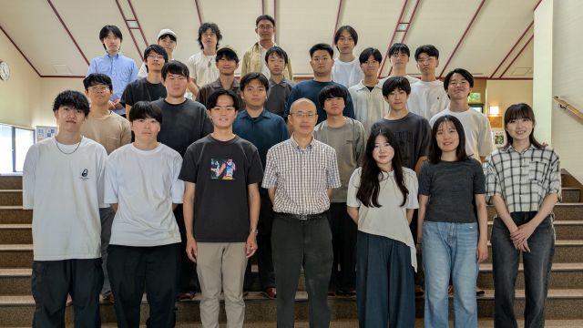 集合写真（飛鳥文化研究所の玄関にて）