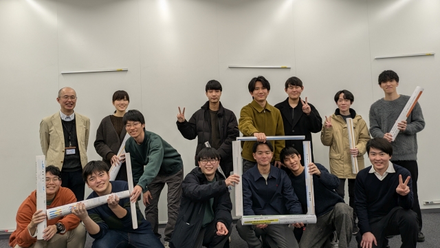 2025年度合同卒業研究発表会後の集合写真（2026/2/12）